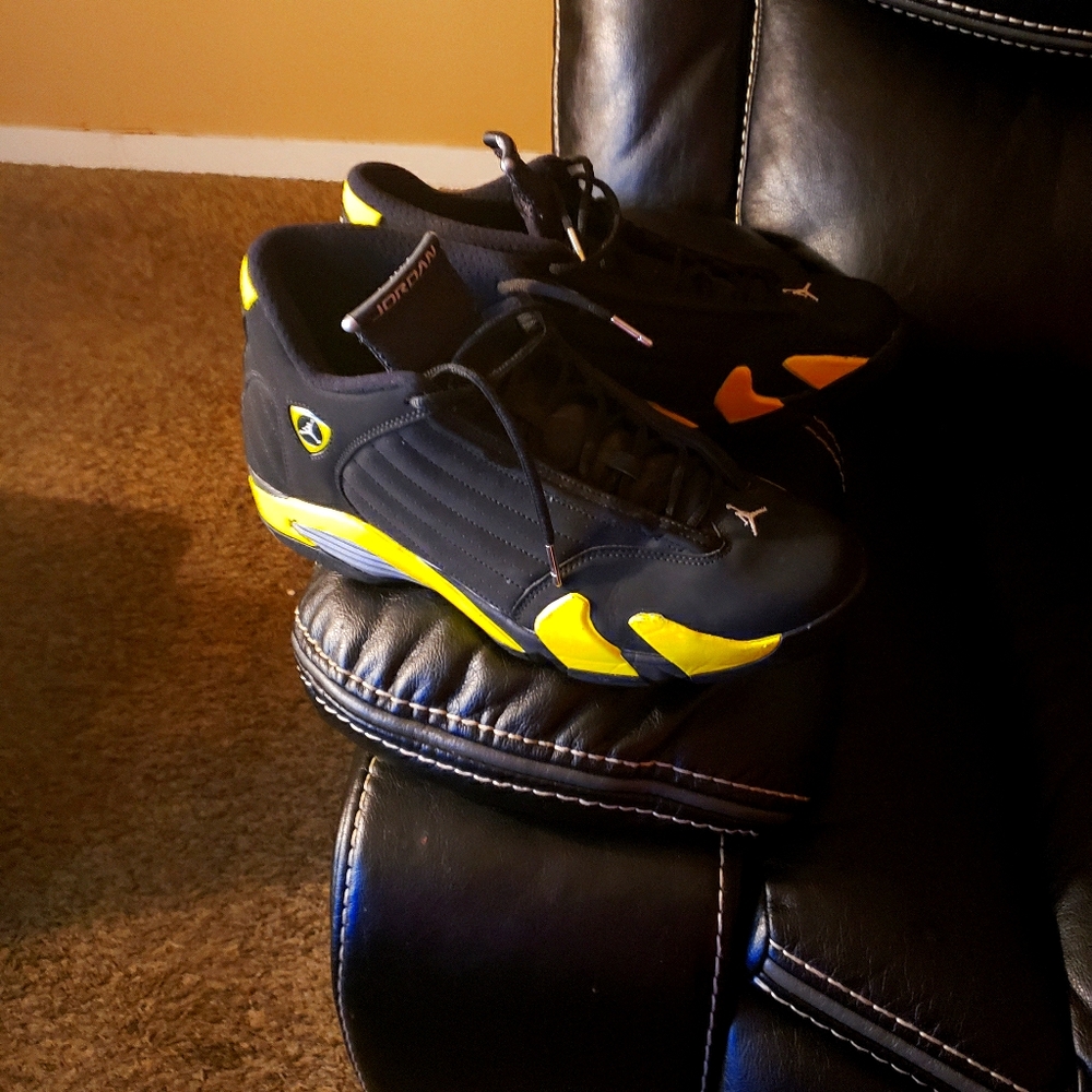 Retro 14 "Thunder" Jordans